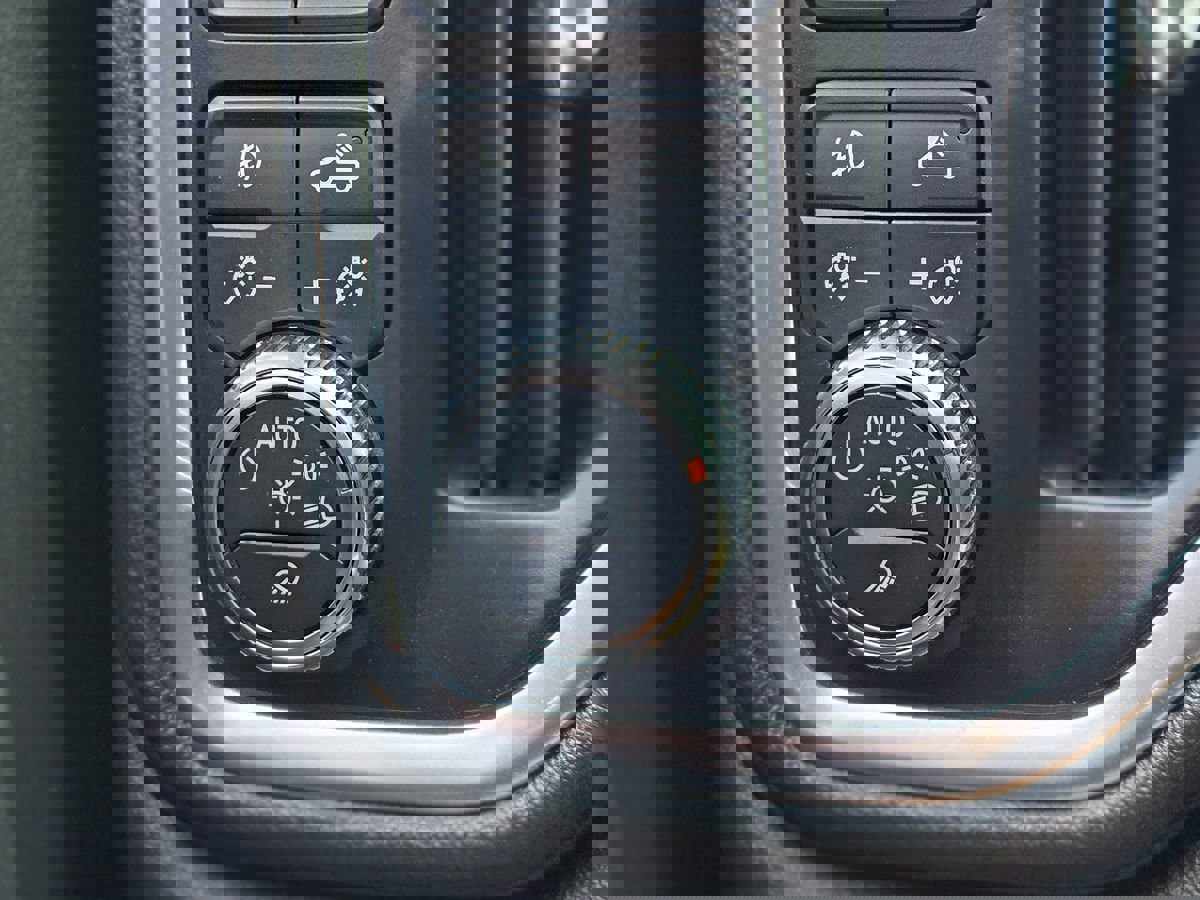 Used 2021 GMC Sierra 1500 SLT image 50