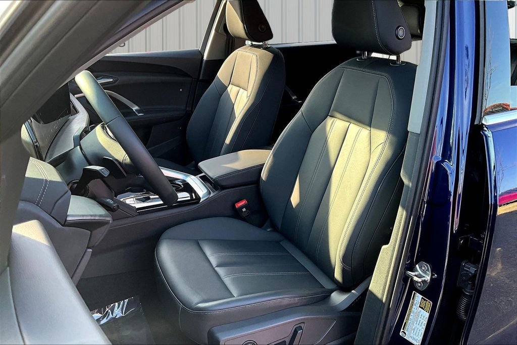 Used 2025 Audi Q5 Premium w/ Convenience Package image 21