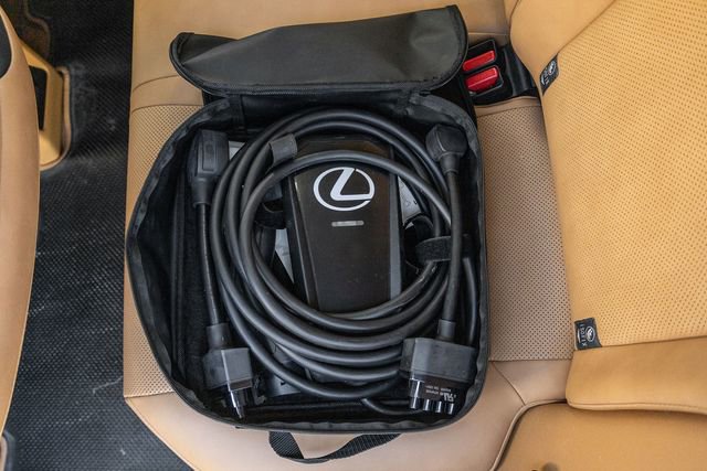 Used 2024 Lexus RZ 300e Premium image 16