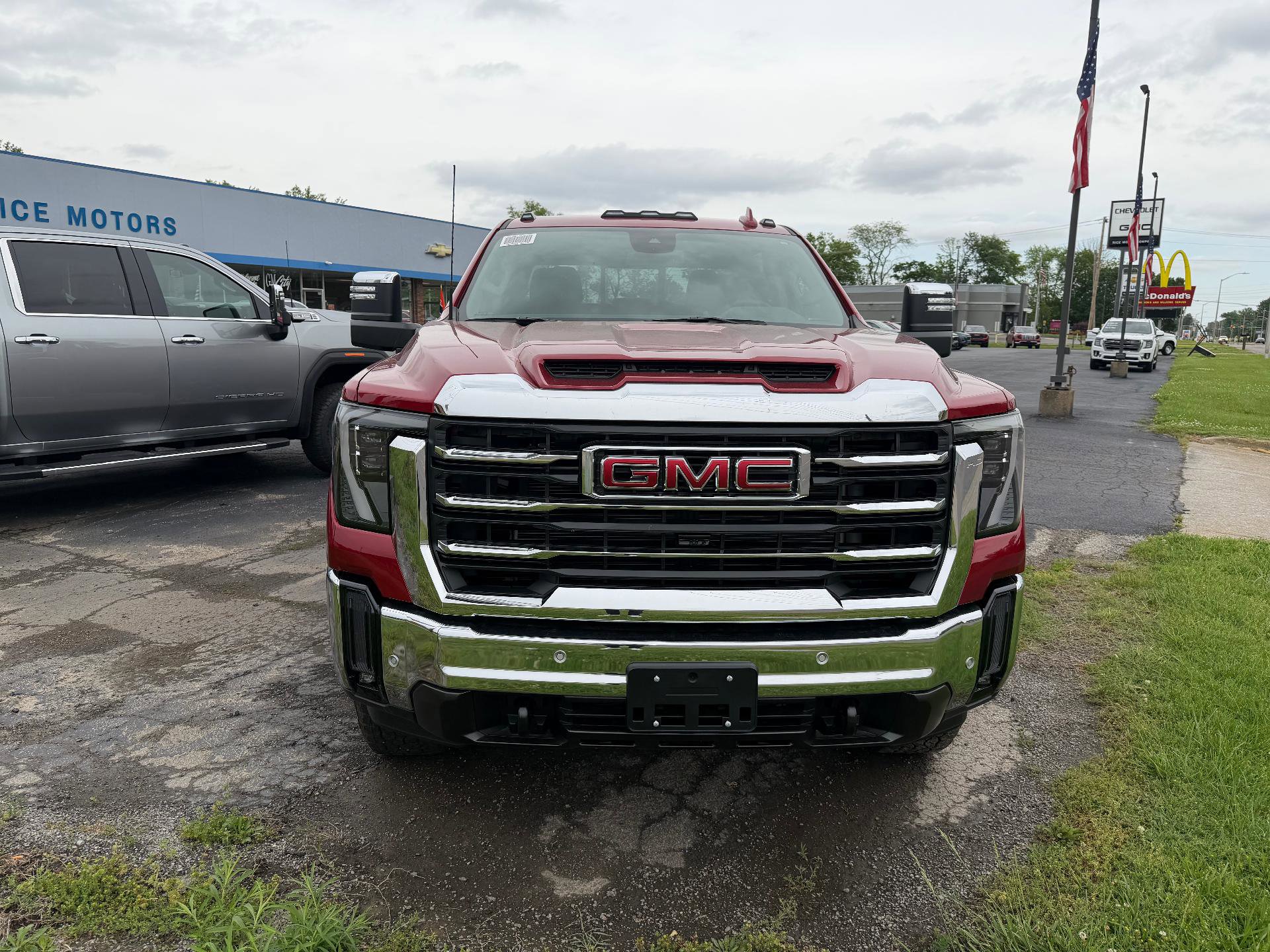 New 2026 GMC Sierra 2500 SLT w/ SLT Premium Package AWD/4WD image 7