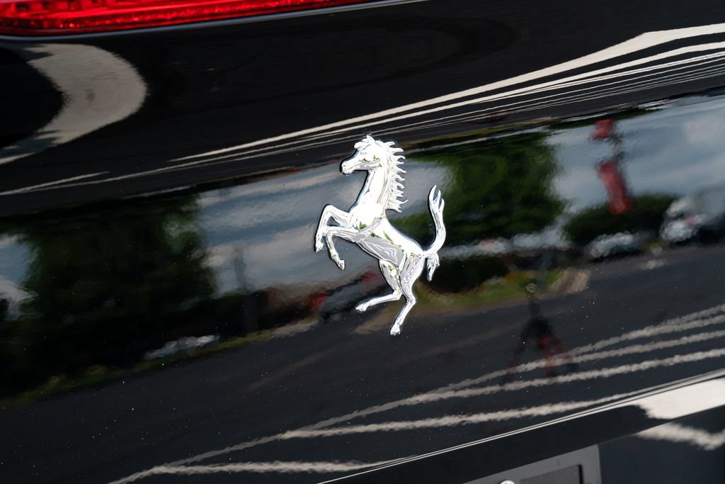 Used 2019 Ferrari Portofino RWD image 21