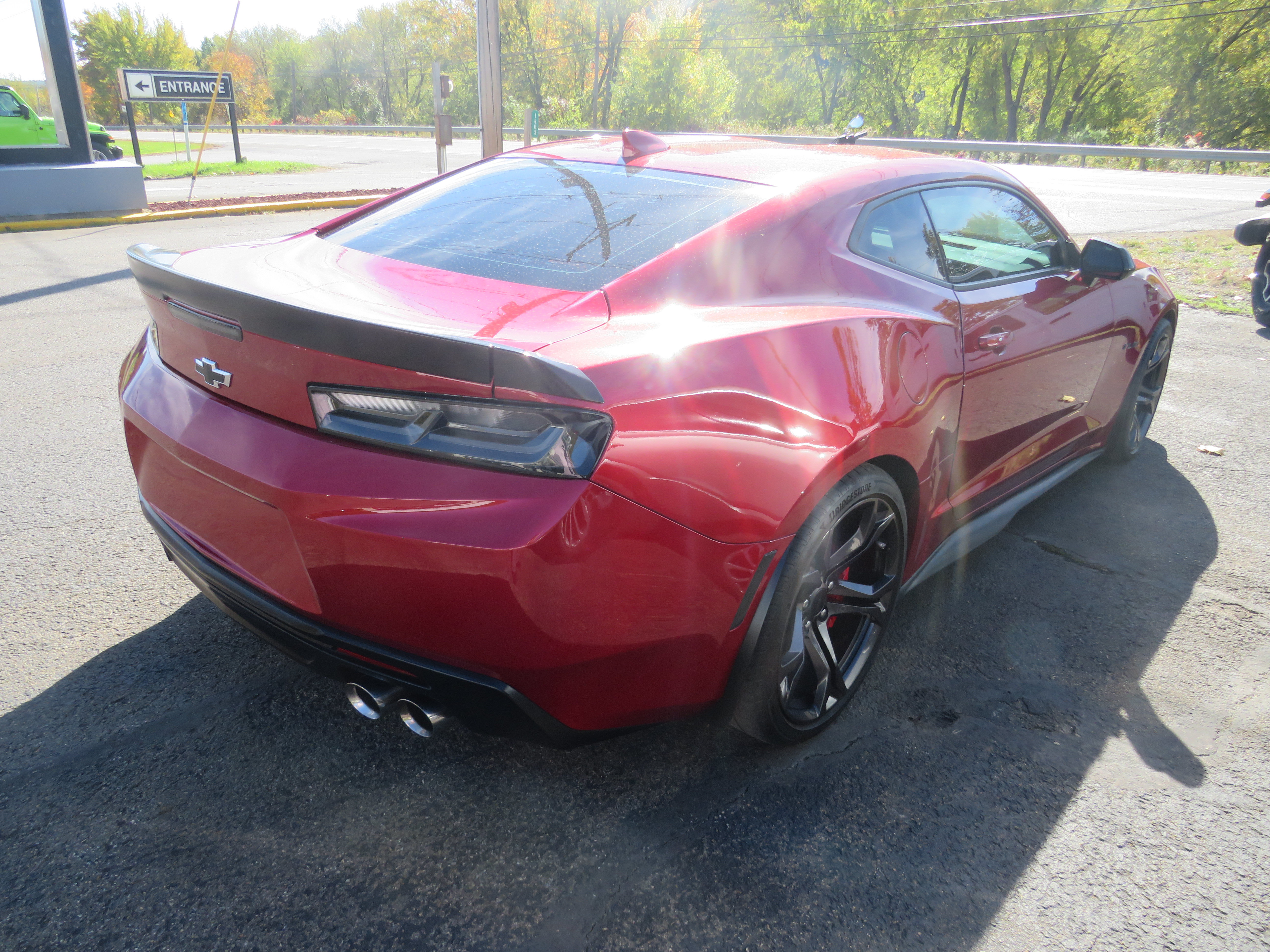 Used 2018 Chevrolet Camaro SS RWD image 7