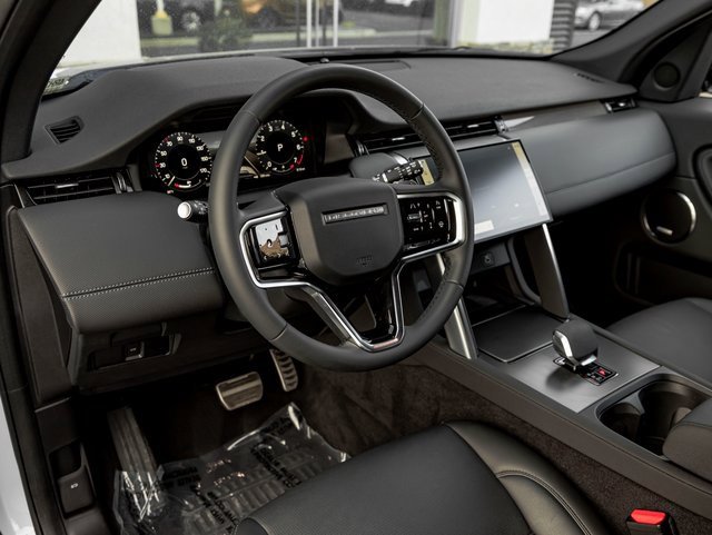 Used 2024 Land Rover Discovery Sport Dynamic SE image 16