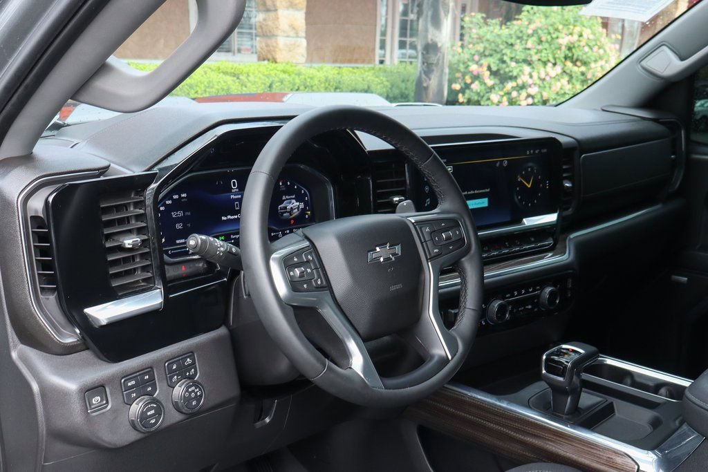 Used 2023 Chevrolet Silverado 1500 LT Trail Boss w/ Convenience Package II AWD/4WD image 19