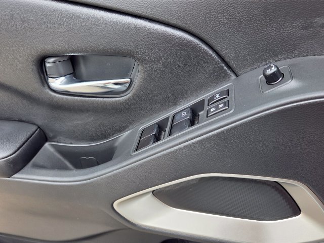 Used 2025 Nissan Frontier SV w/ SV Convenience Package RWD image 29