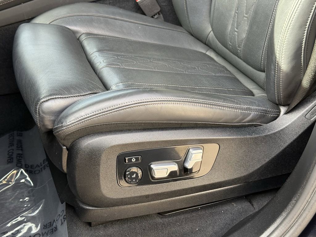 Used 2021 BMW X7 M50i w/ Cold Weather Package image 15