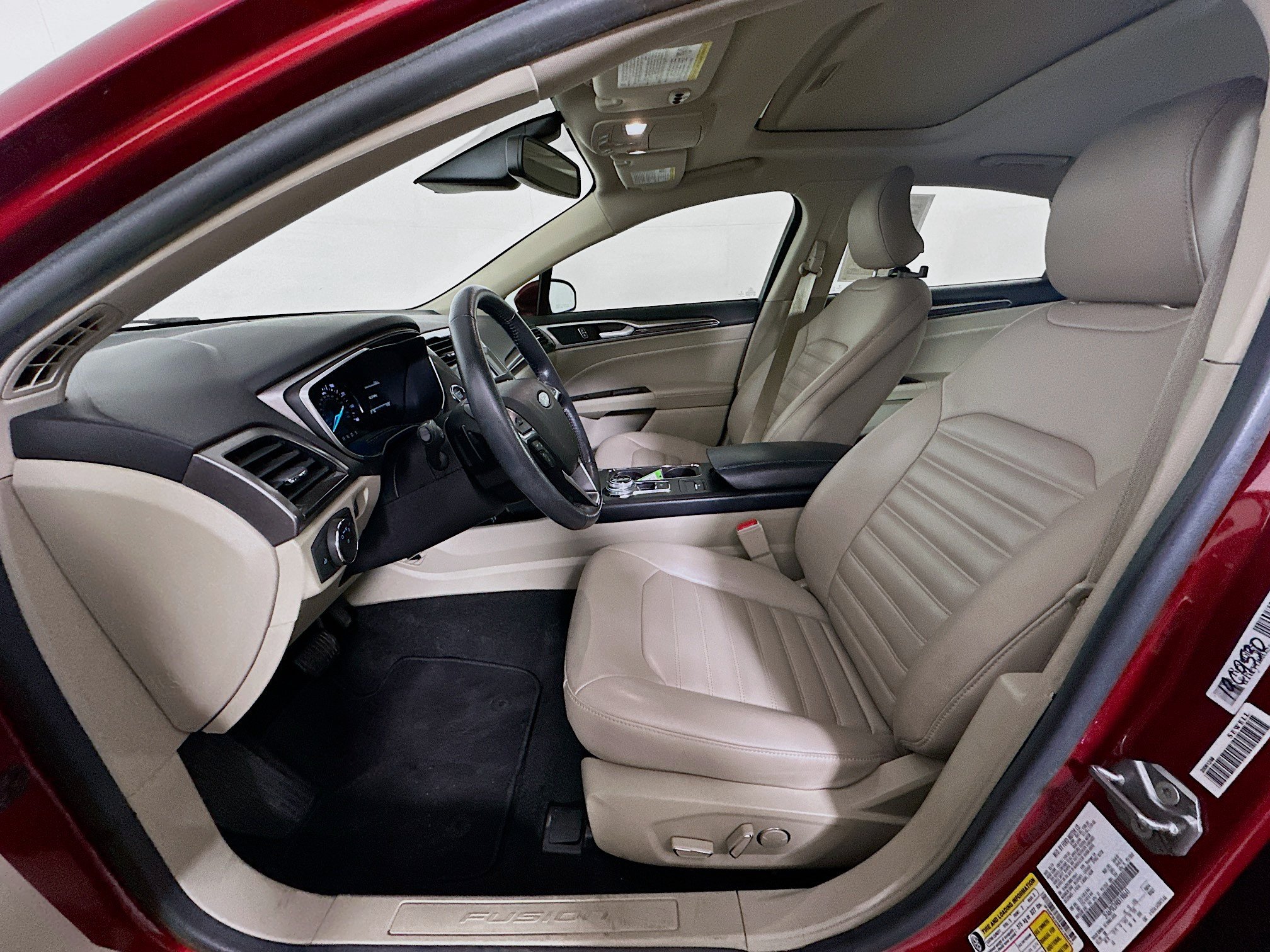 Used 2019 Ford Fusion SEL FWD image 13