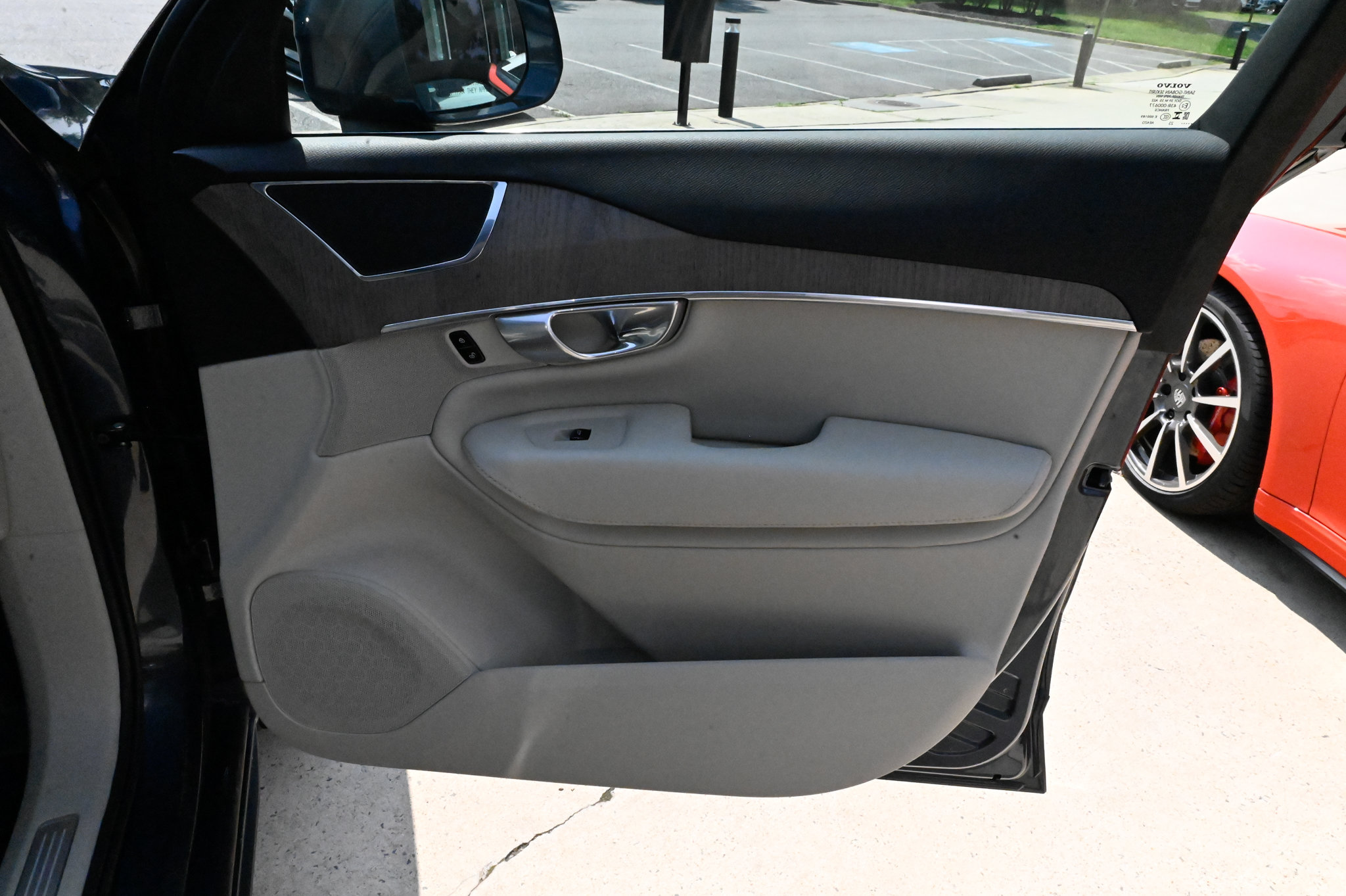 Used 2023 Volvo XC90 B6 Plus AWD/4WD image 60