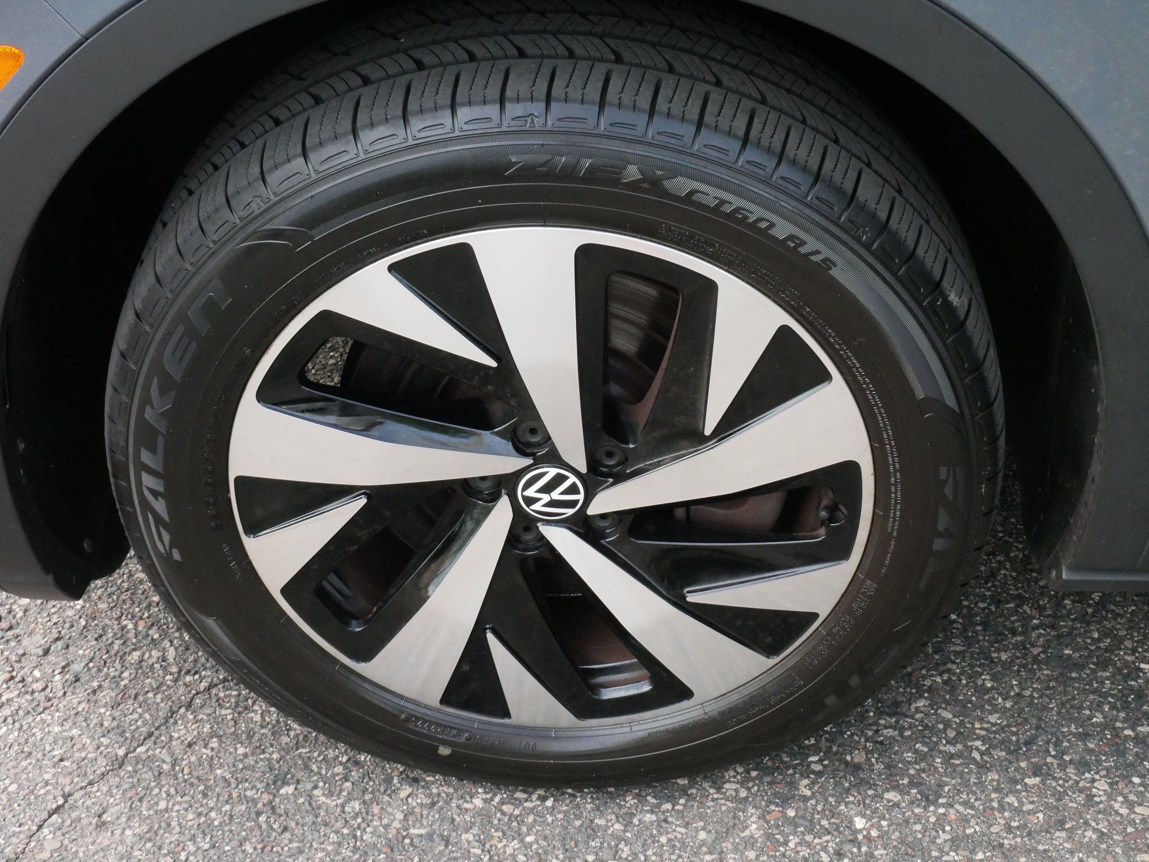 Certified 2023 Volkswagen ID.4 Pro AWD/4WD image 15