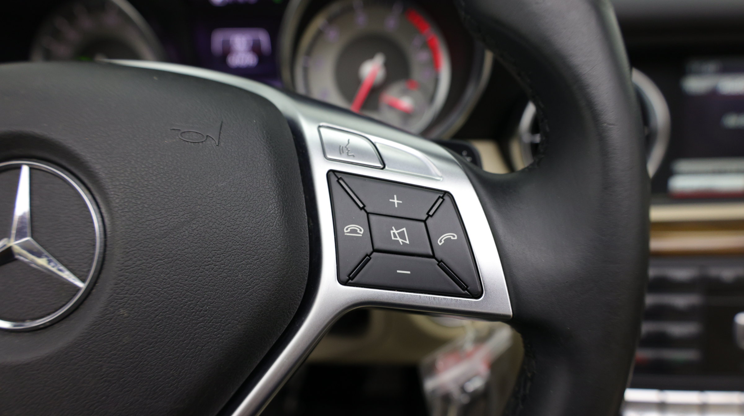 Used 2015 Mercedes-Benz SLK 250 image 18