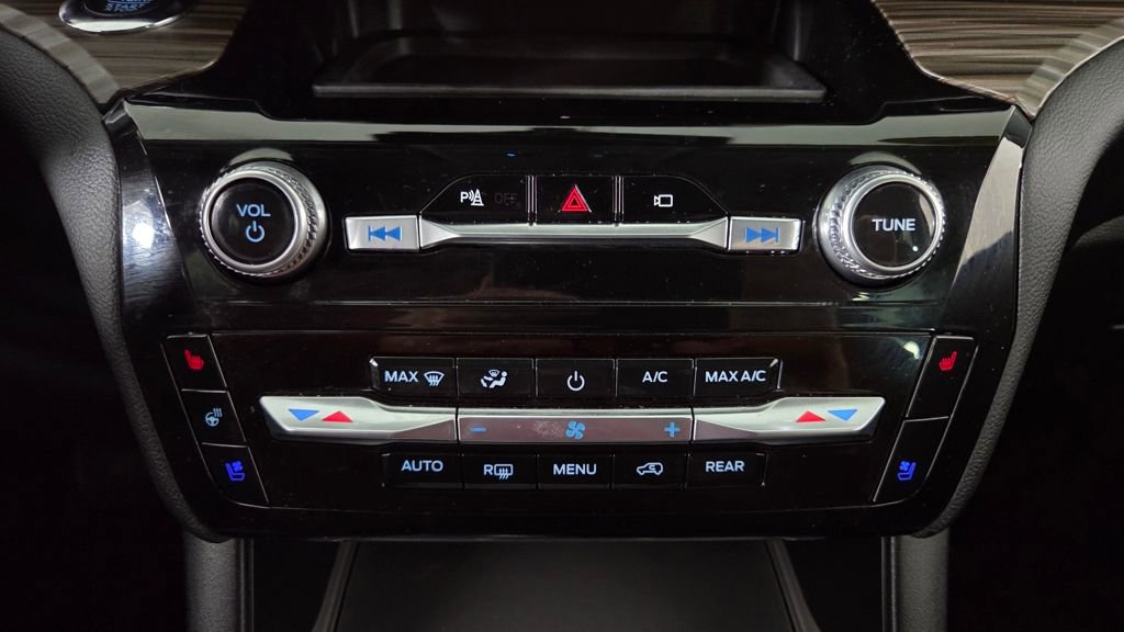 Used 2023 Ford Explorer Limited w/ Equipment Group 301A image 26