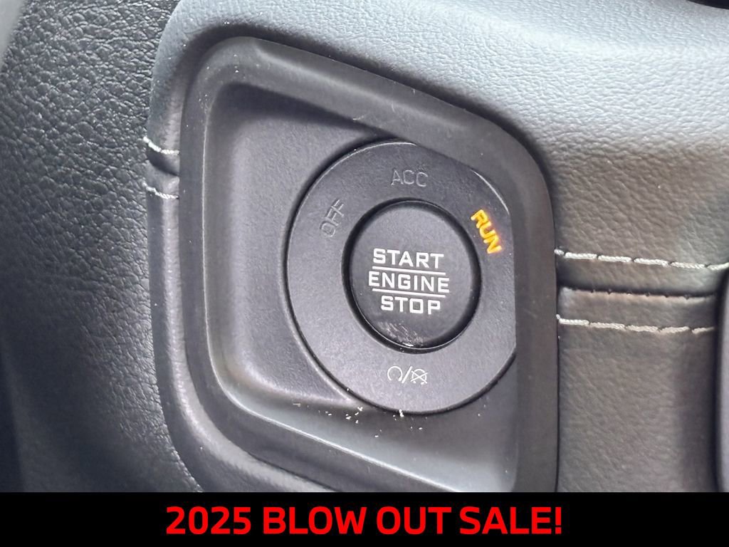 New 2025 Jeep Wrangler Unlimited Rubicon w/ XTREMEE 35" Tire Package image 16