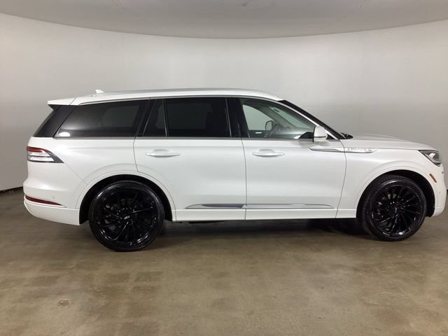 Used 2021 Lincoln Aviator Reserve AWD/4WD image 4
