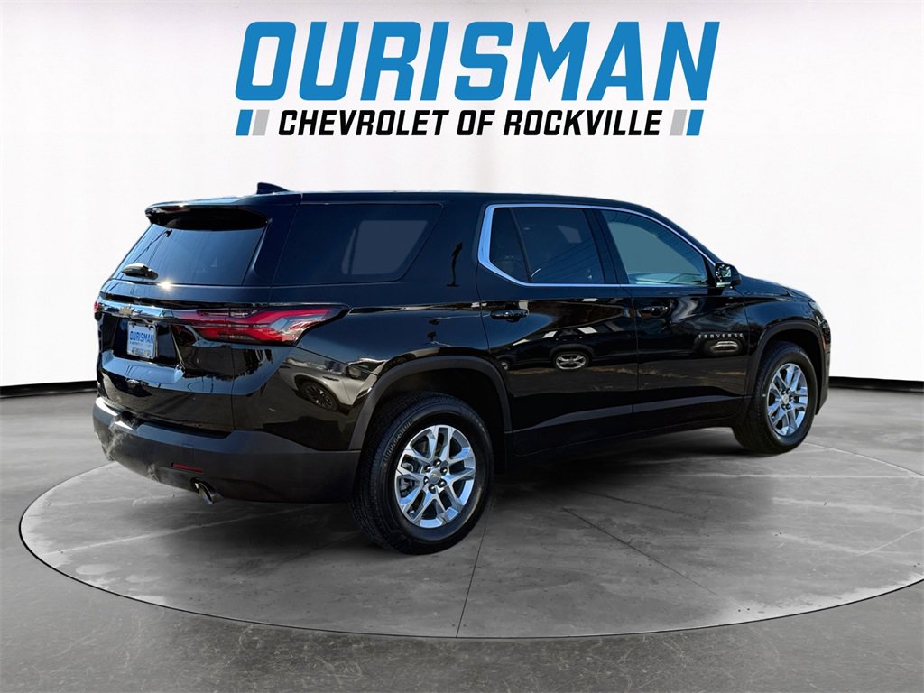 Used 2023 Chevrolet Traverse LS image 6