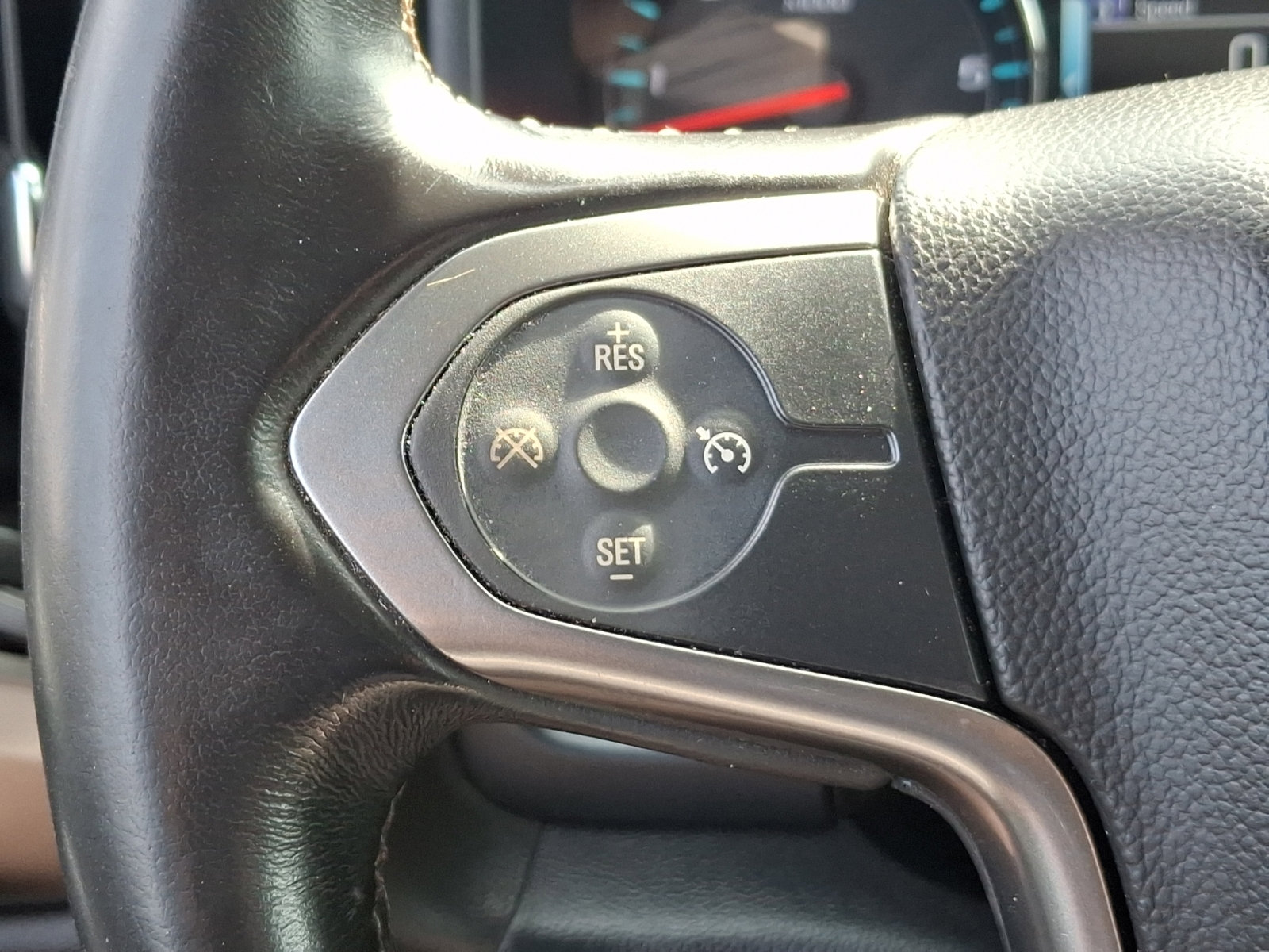 Used 2018 Chevrolet Silverado 1500 LT AWD/4WD image 22