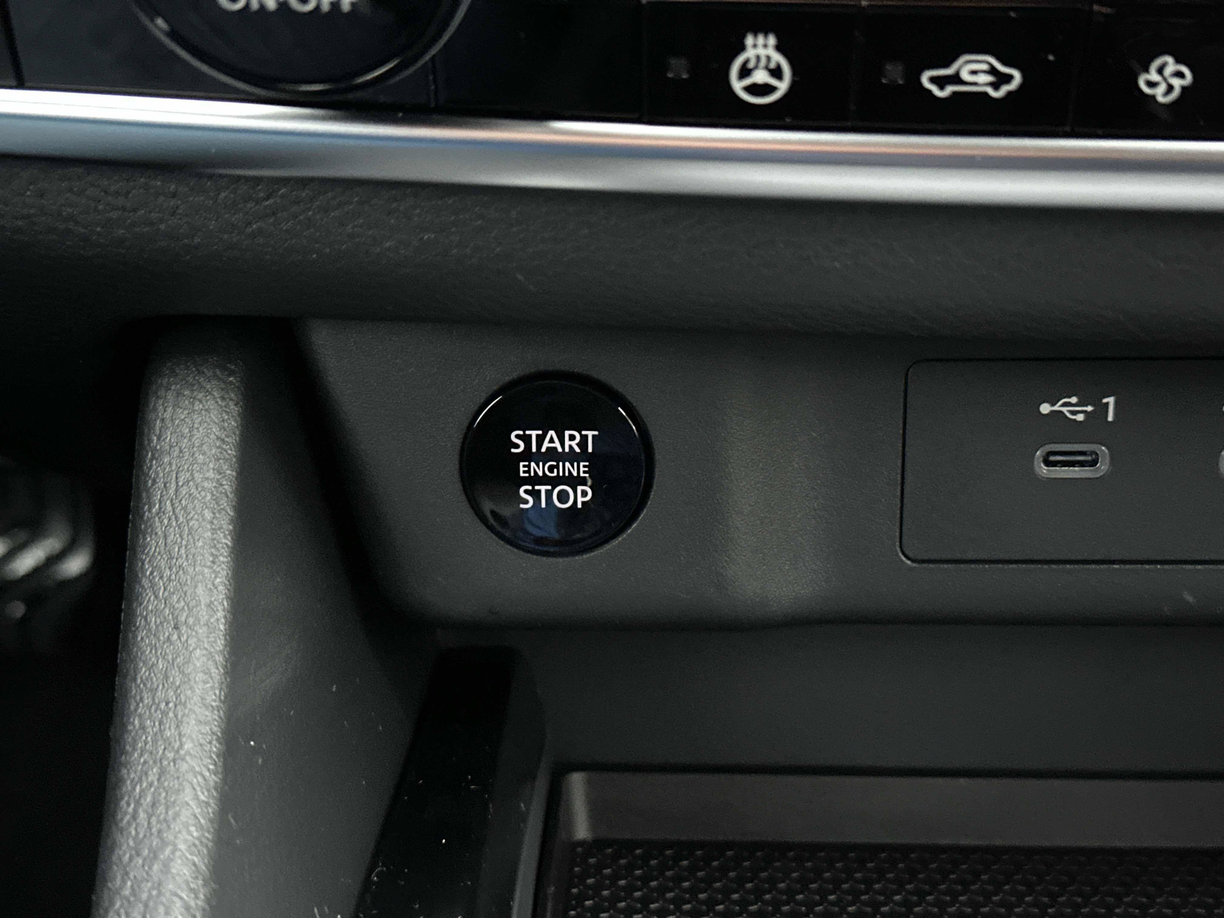 New 2027 Nissan Rogue SV AWD/4WD image 34