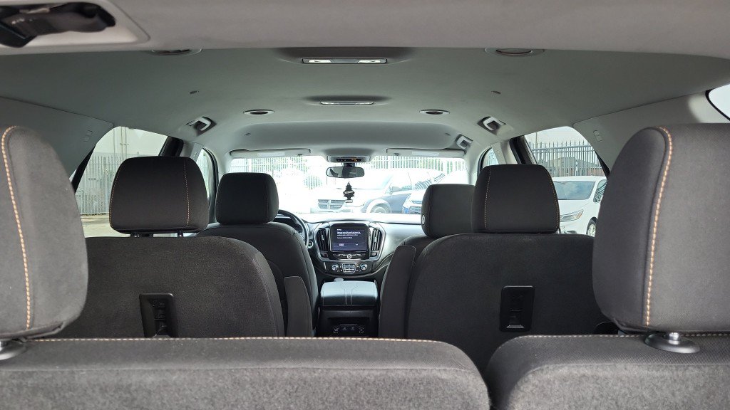 Used 2021 Chevrolet Traverse LT FWD image 12