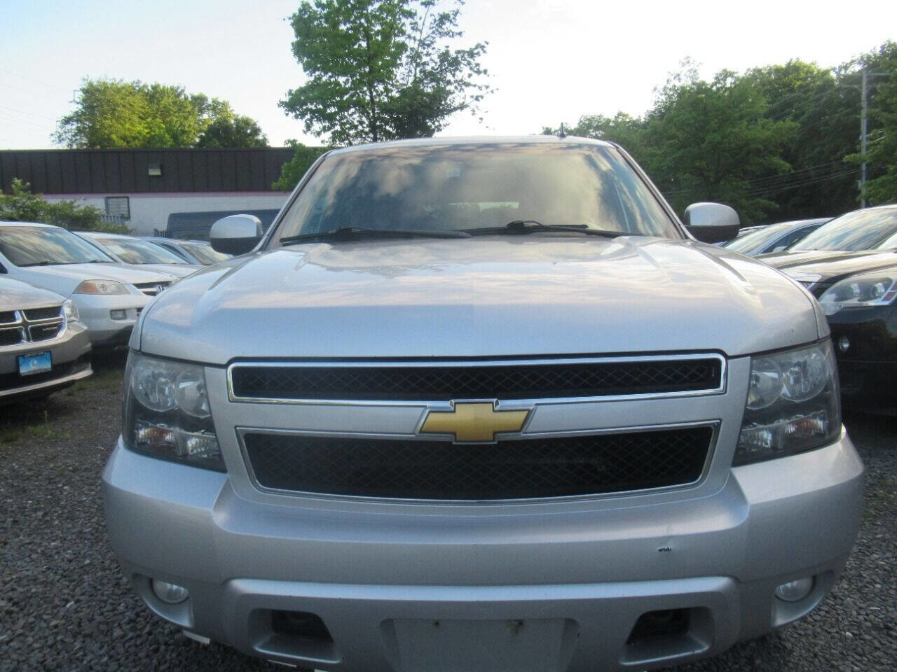 Used 2012 Chevrolet Suburban LT w/ Luxury Package image 2