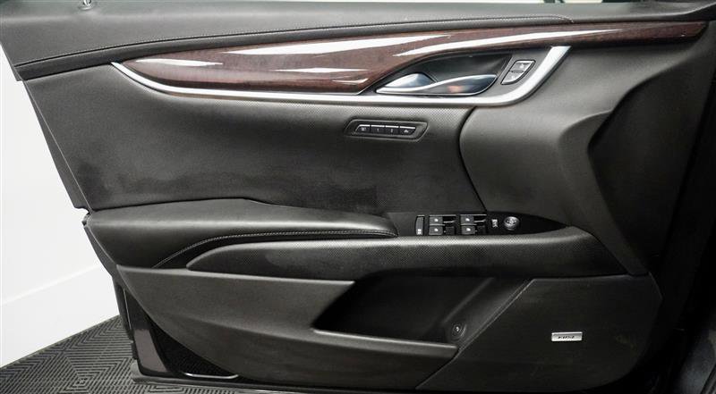 Used 2013 Cadillac XTS Premium image 29