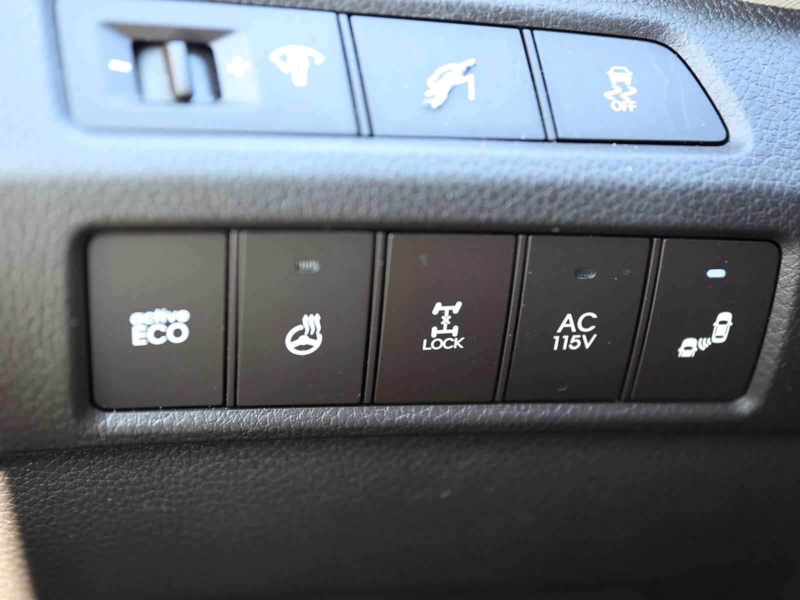 Used 2015 Hyundai Santa Fe GLS w/ Option Group 03 AWD/4WD image 36