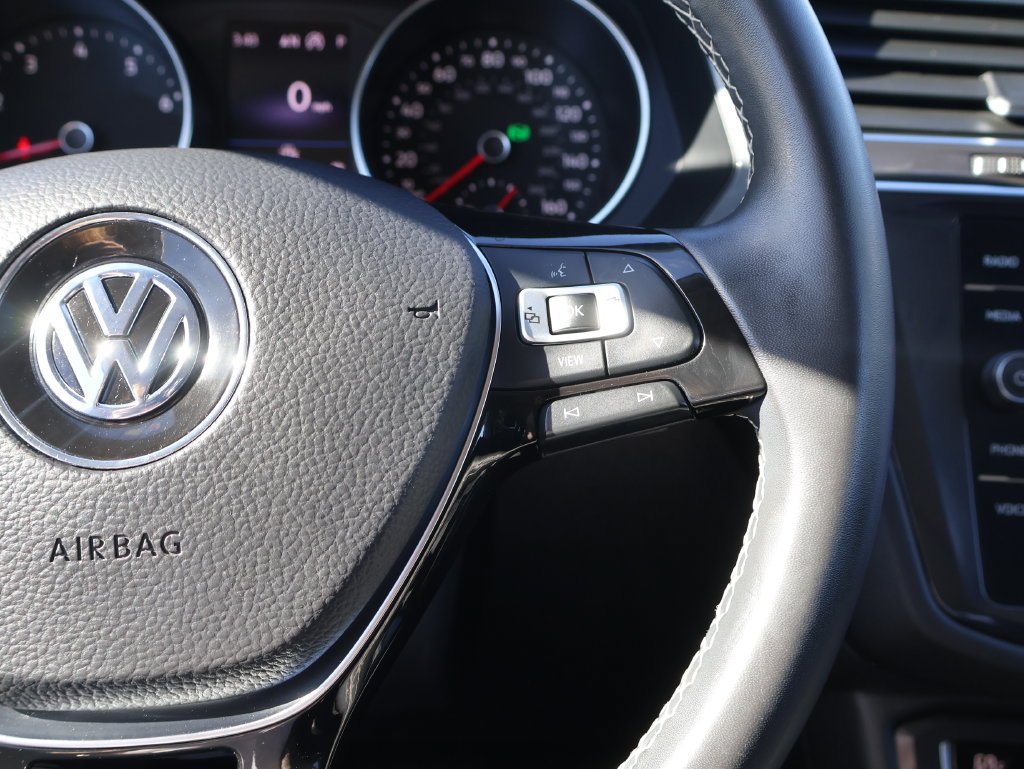 Used 2021 Volkswagen Tiguan SE w/ Panoramic Sunroof Package AWD/4WD image 21