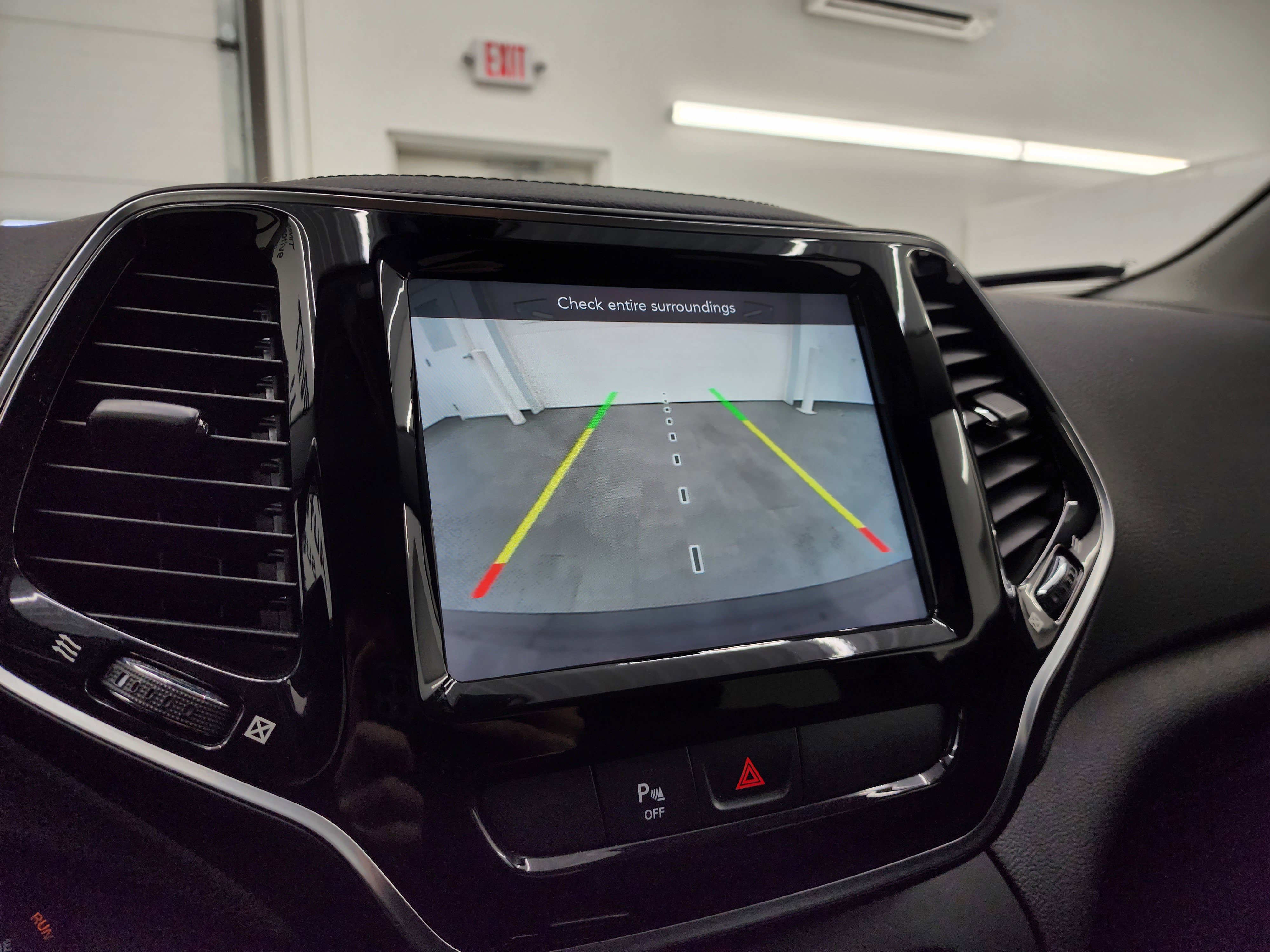 Used 2020 Jeep Cherokee Limited image 16