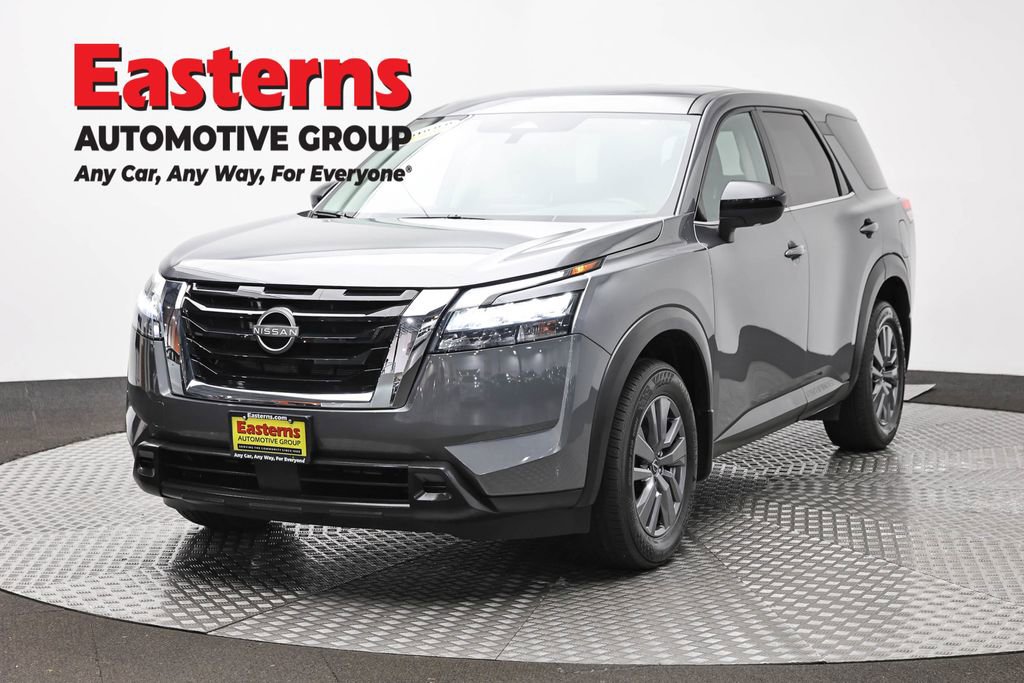Used 2023 Nissan Pathfinder S AWD/4WD image 1