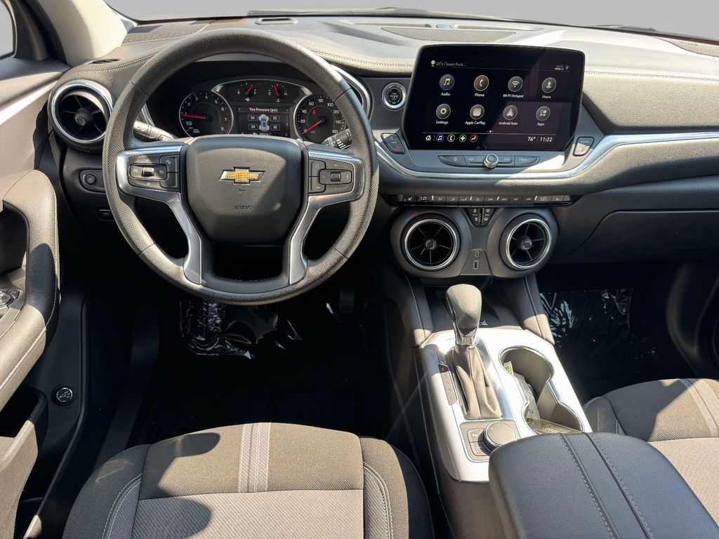 Used 2024 Chevrolet Blazer LT w/ Convenience Package FWD image 4