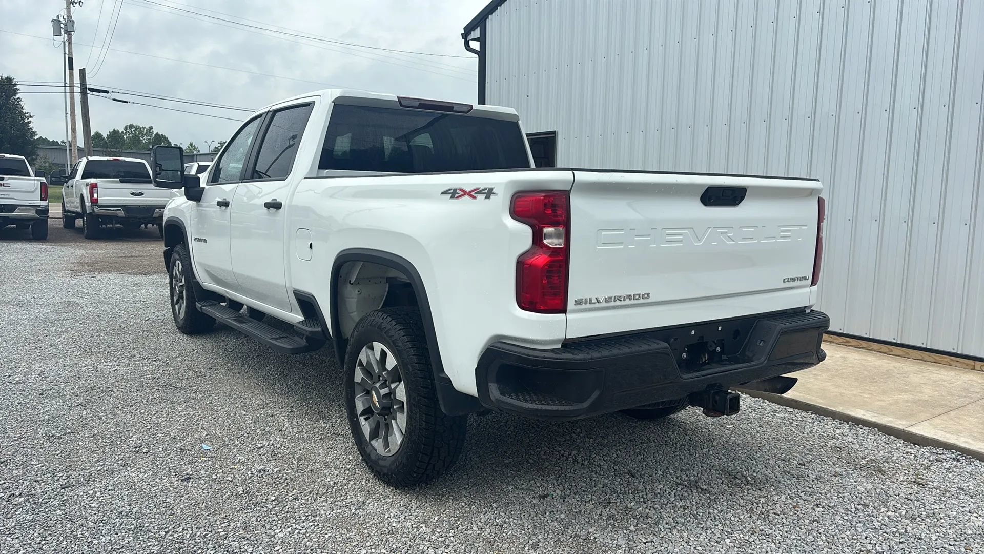 Used 2022 Chevrolet Silverado 2500 Custom w/ Custom Value Package AWD/4WD image 3