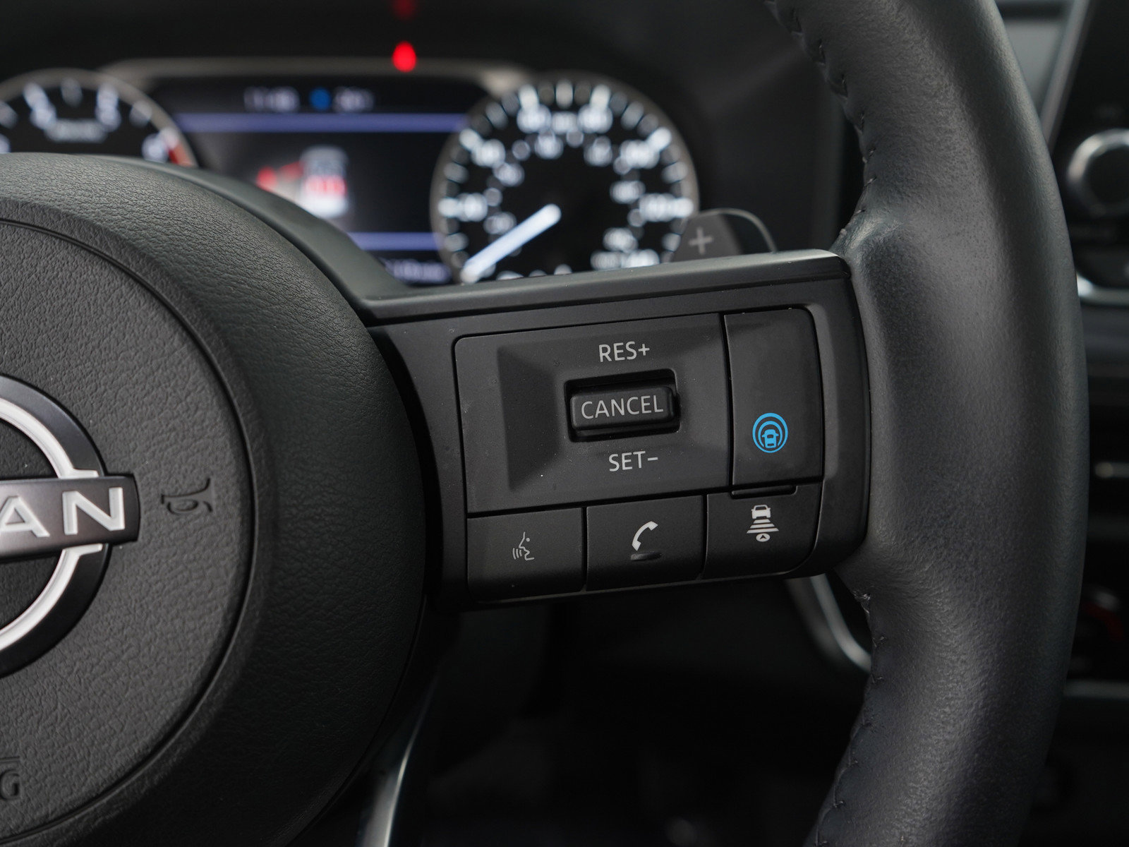 Used 2024 Nissan Rogue SV w/ SV Premium Package image 27