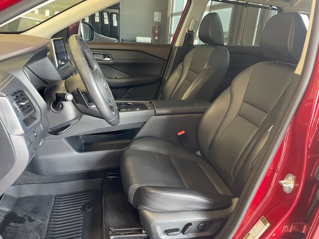 Certified 2023 Nissan Rogue SV w/ SV Premium B Package FWD image 10