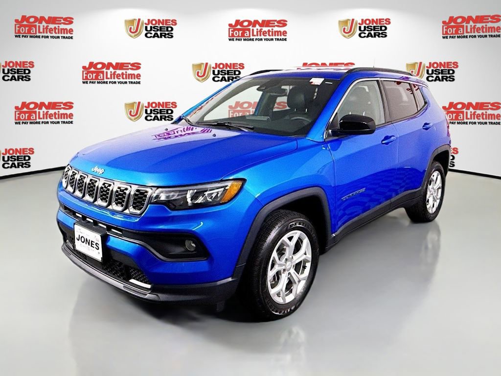 Used 2024 Jeep Compass Latitude AWD/4WD image 11
