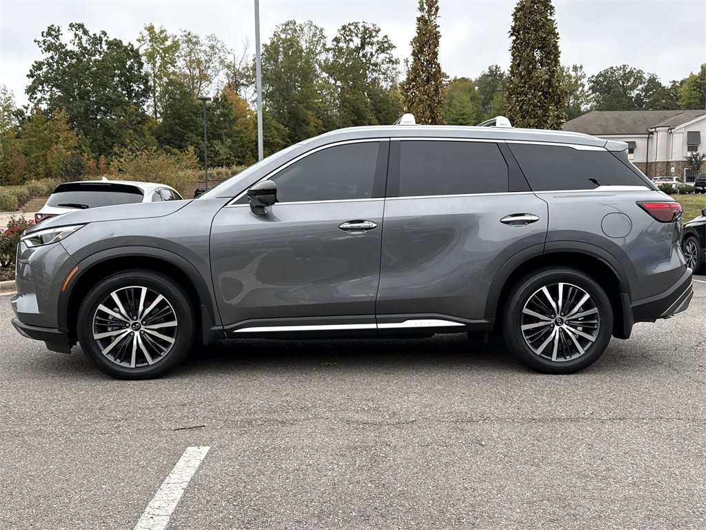 Used 2025 INFINITI QX60 Sensory w/ Vision Package image 3