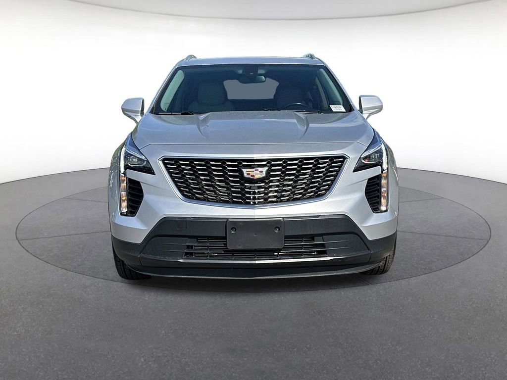 Used 2019 Cadillac XT4 Luxury w/ Cold Weather Package FWD image 9