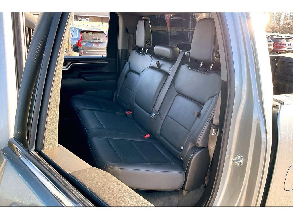 Used 2025 Chevrolet Silverado 3500 LTZ AWD/4WD image 28