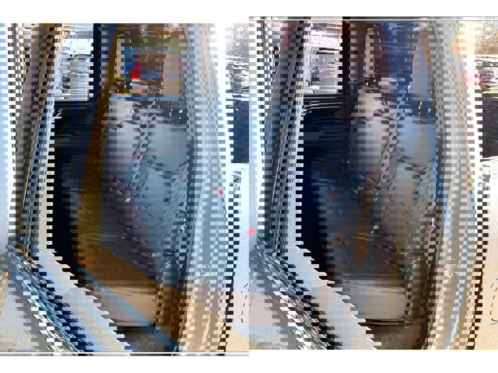 Used 2025 Chevrolet Silverado 3500 LTZ image 28