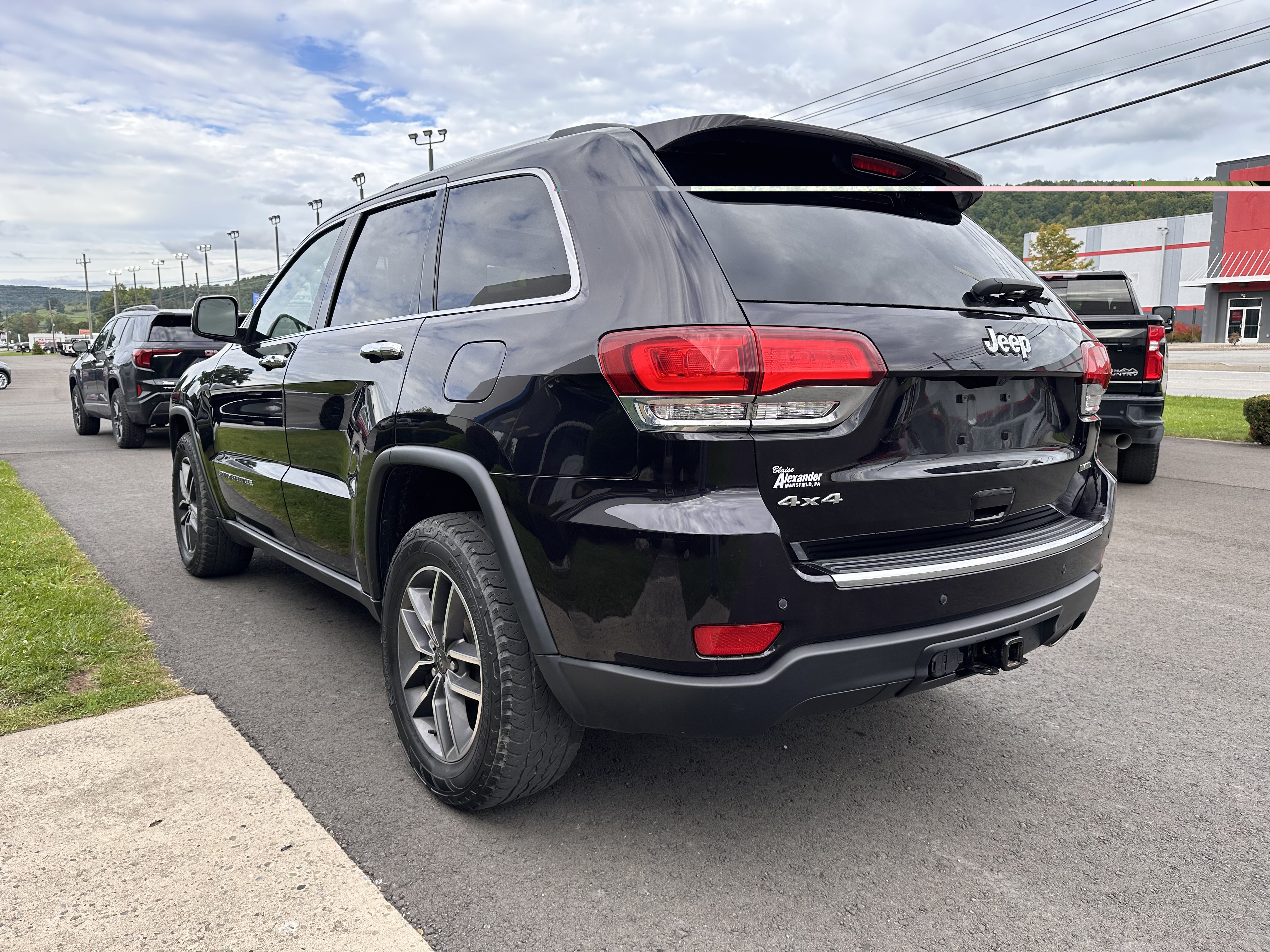 Used 2020 Jeep Grand Cherokee Limited w/ Premium Lighting Group AWD/4WD image 6