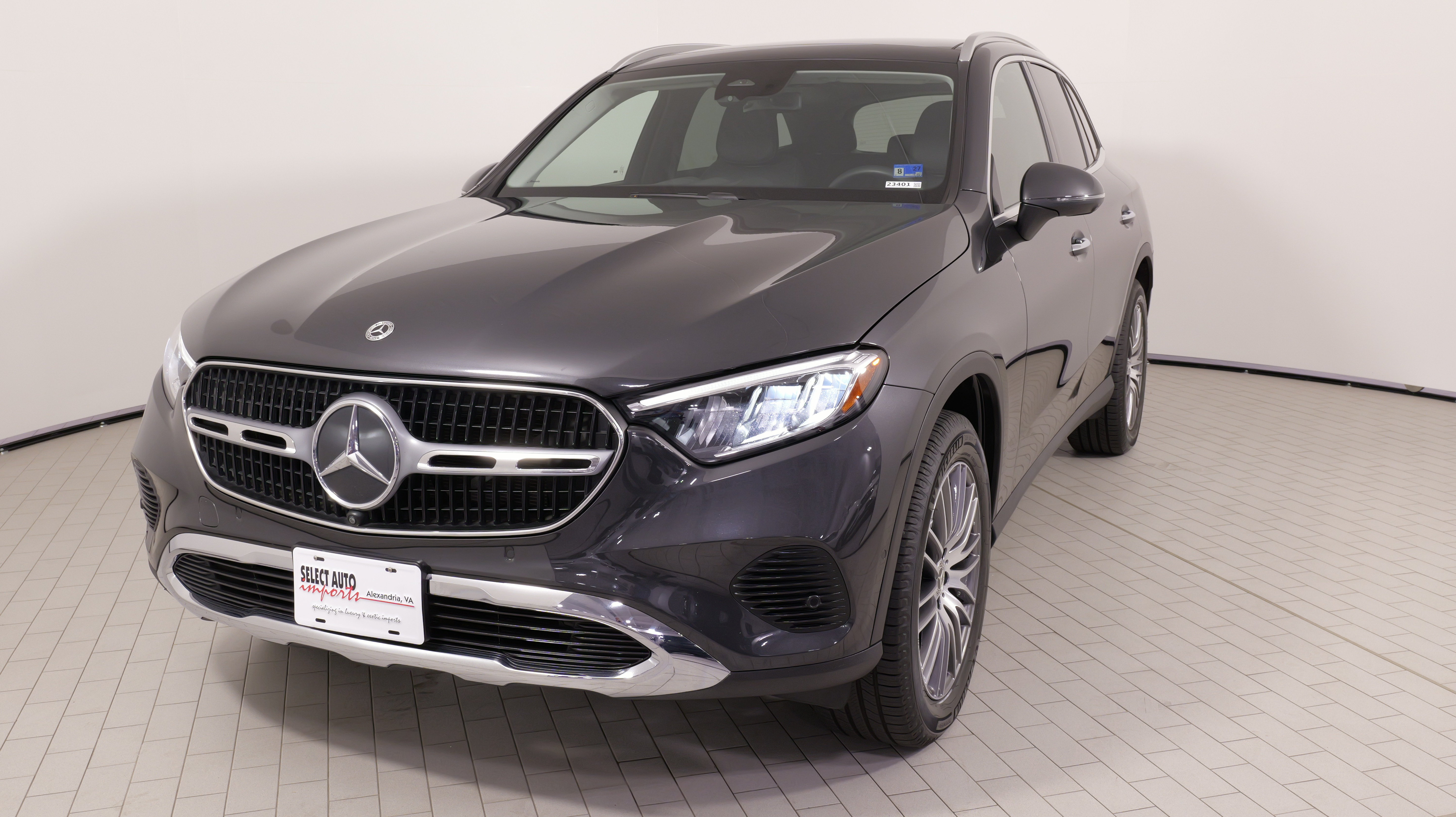Used 2024 Mercedes-Benz GLC 300 4MATIC image 4