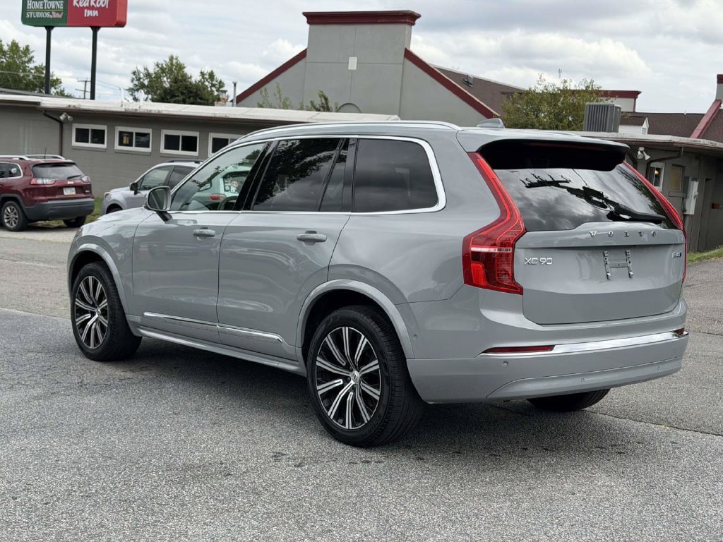 Used 2024 Volvo XC90 B6 Plus AWD/4WD image 22