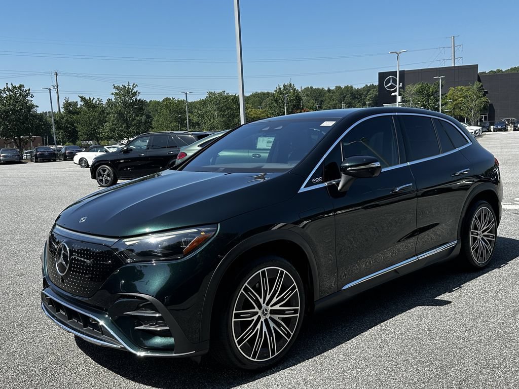 Certified 2023 Mercedes-Benz EQE 500 4MATIC SUV w/ Pinnacle Trim Package image 4