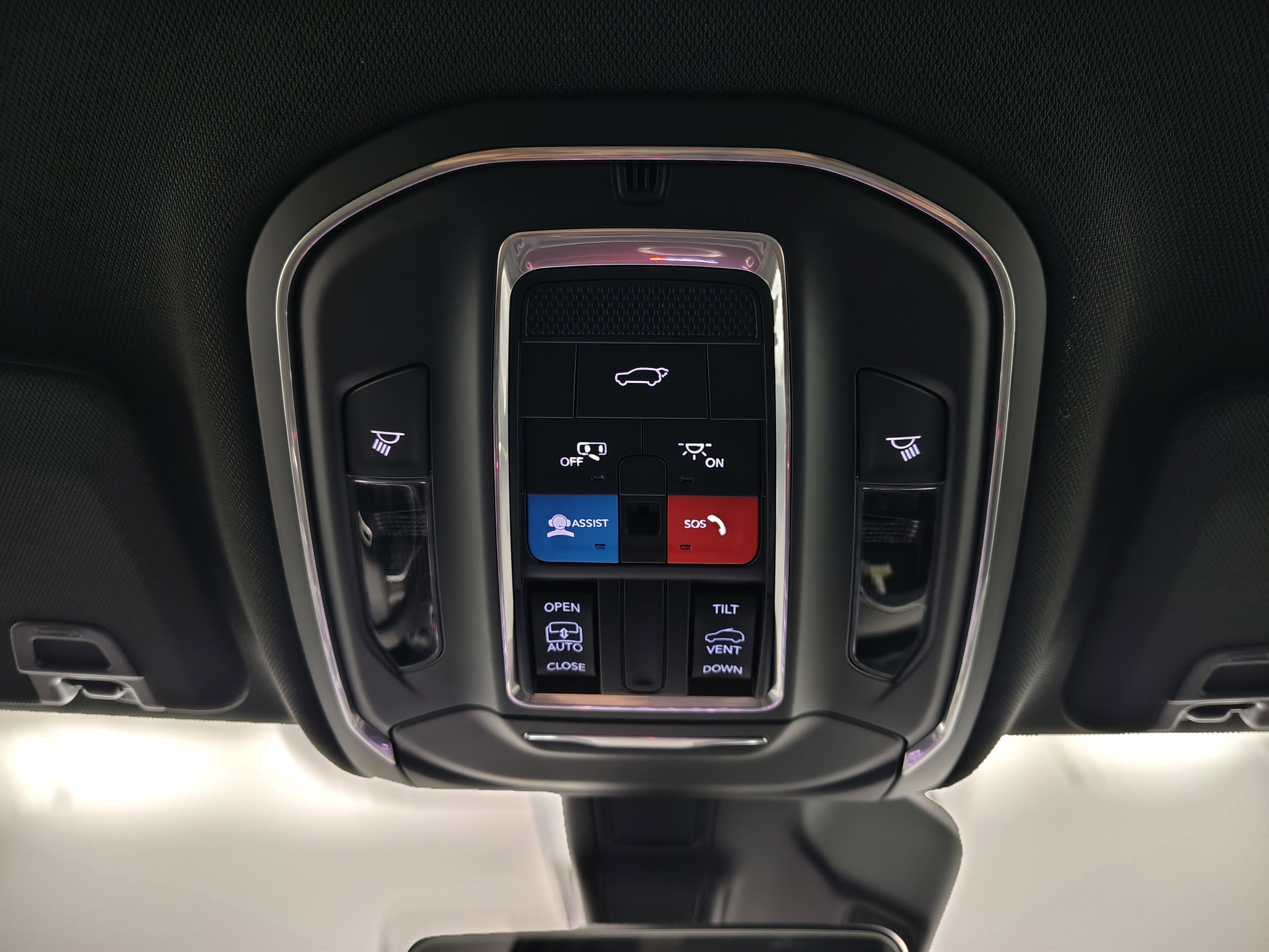 New 2025 Jeep Grand Cherokee Altitude image 30