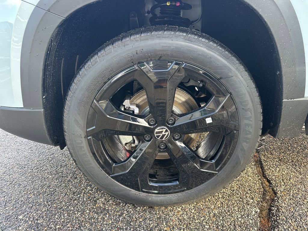 New 2026 Volkswagen Taos SE image 27