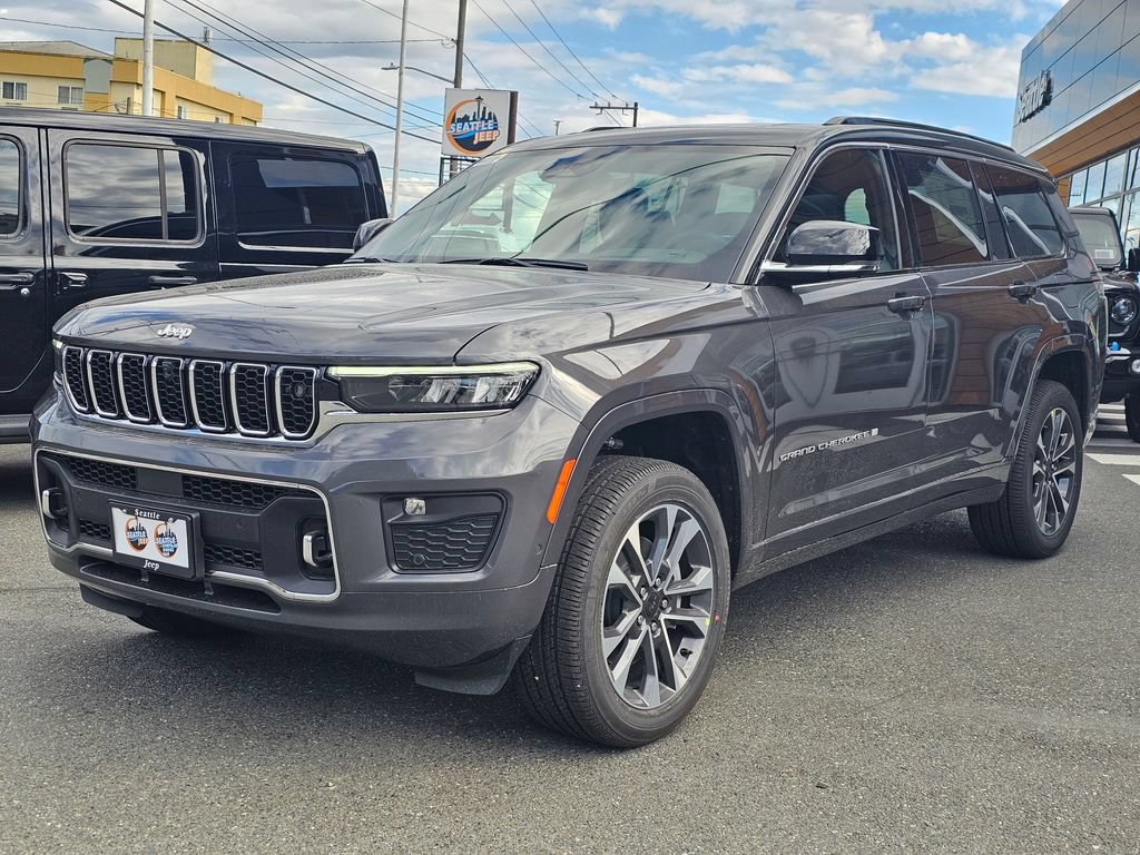 New 2024 Jeep Grand Cherokee L Overland w/ Advanced Protech Group III AWD/4WD image 4