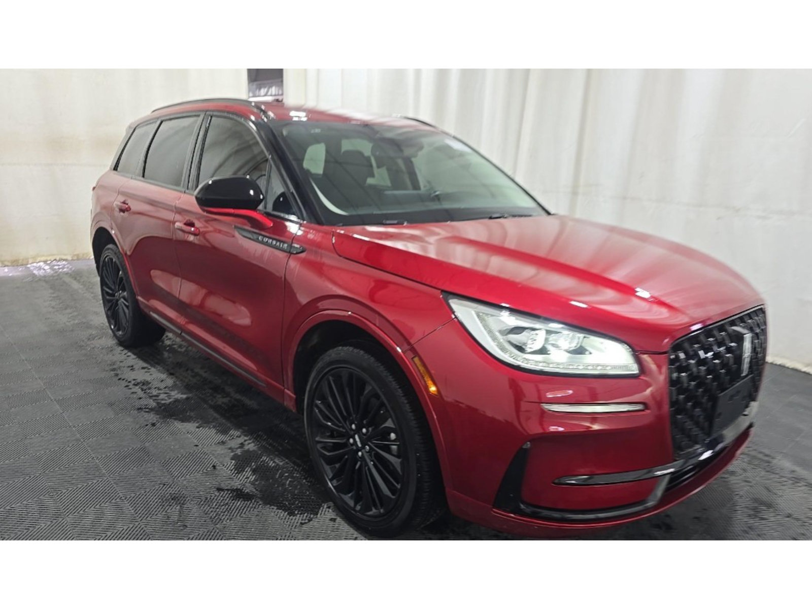 Used 2024 Lincoln Corsair Reserve w/ Jet Appearance Package AWD/4WD image 3