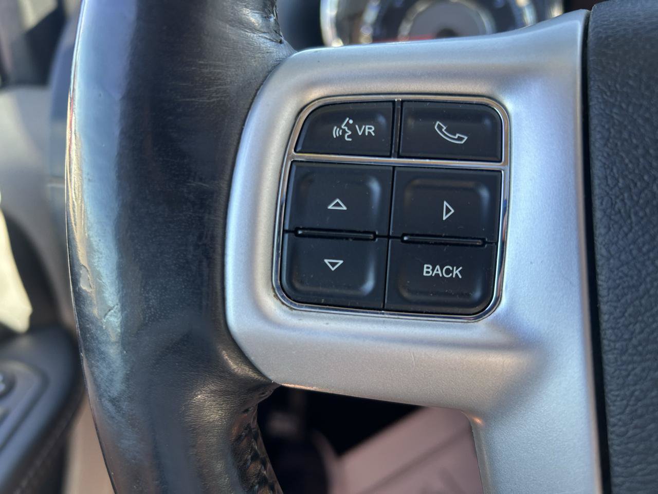 Used 2015 Chrysler Town & Country Limited Platinum FWD image 19