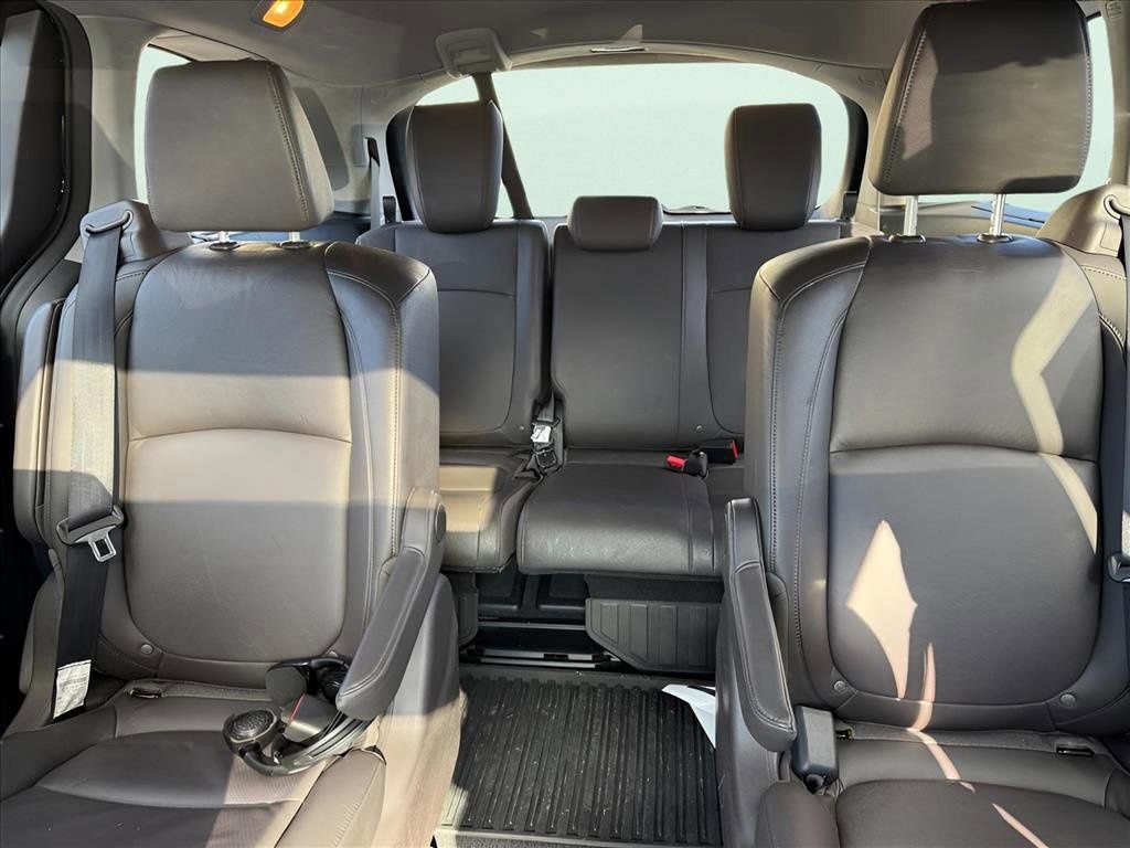 Used 2018 Honda Odyssey Touring image 18