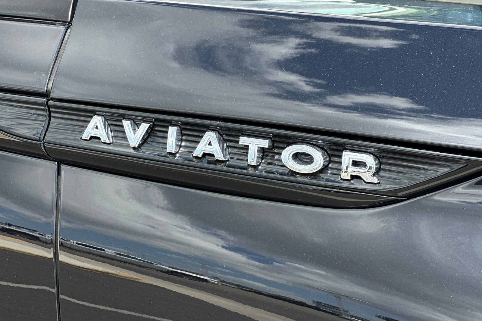 New 2026 Lincoln Aviator 2WD w/ Jet Appearance Package image 27