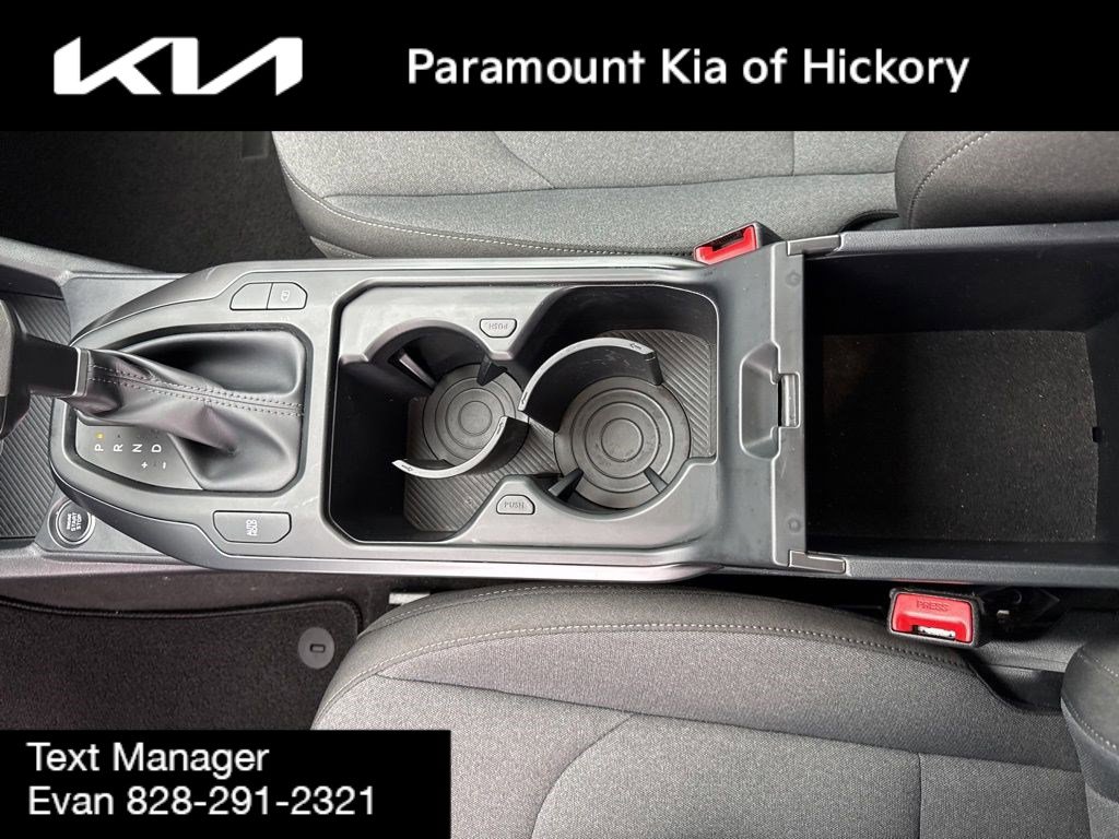 Used 2025 Kia K4 LX image 22