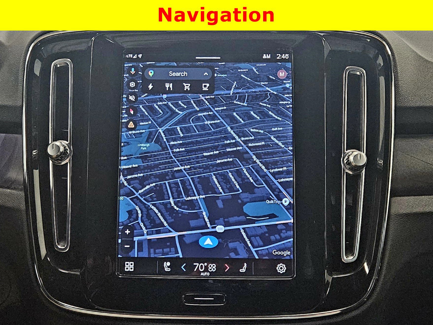 Used 2023 Volvo XC40 Recharge Ultimate image 18