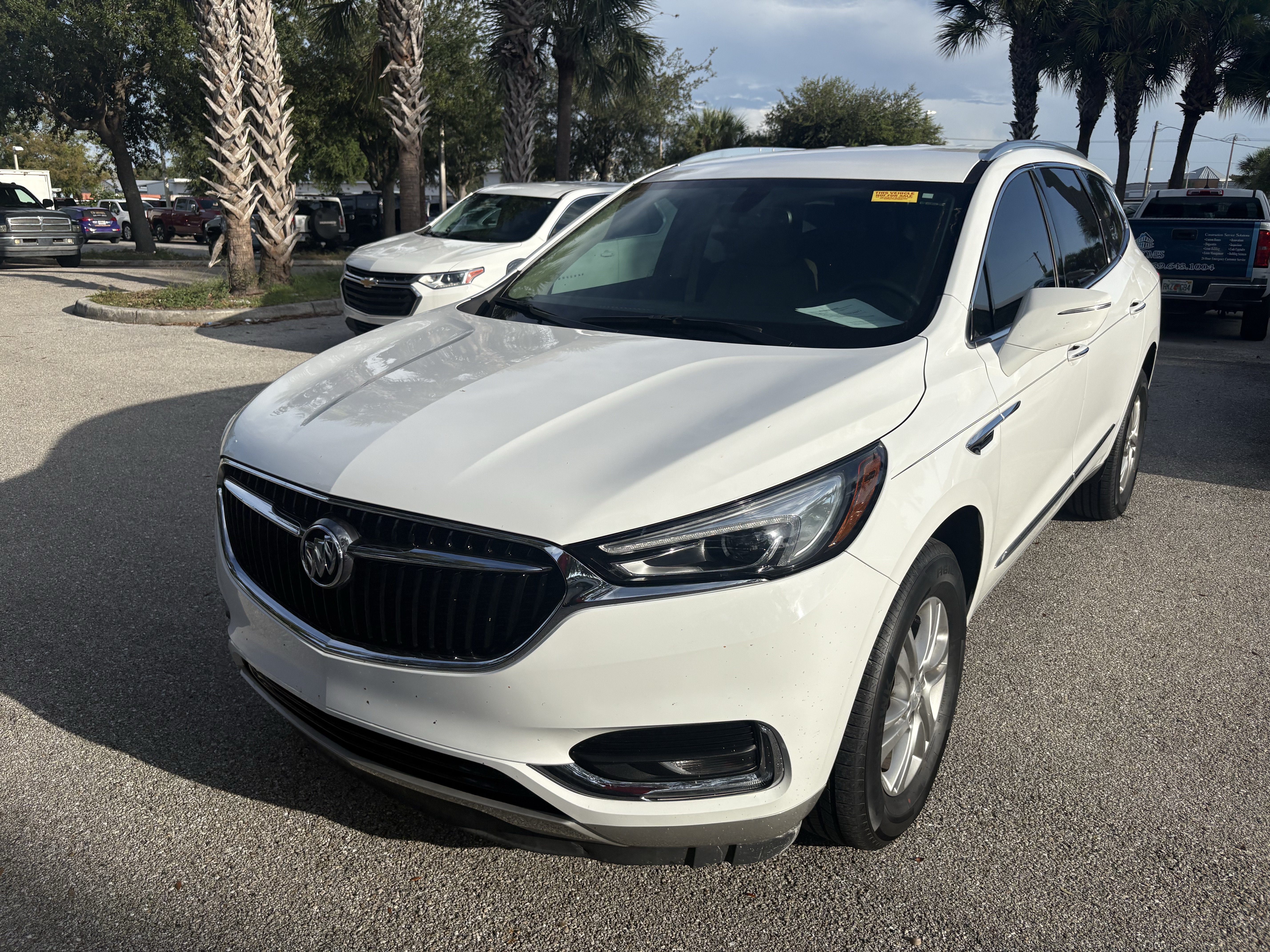 Used 2020 Buick Enclave Essence w/ Sound and Sites Package FWD image 3
